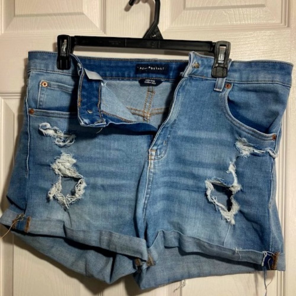 Aeropostale / Denim/ Distressed /  Jean Shorts /  16